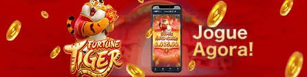 Filipino player installing mobaplay app on a smartphone